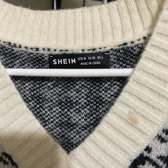 SHEIN houndstooth top - Picture 2 of 2